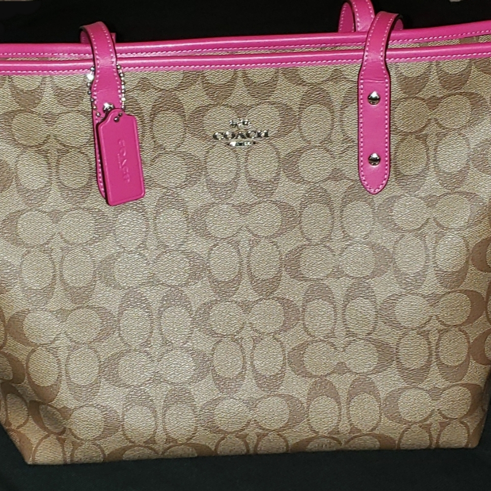 SIGNATURE CITY ZIP TOTE / COACH